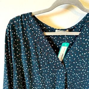 NWT 1X Beacon v-neck tunic